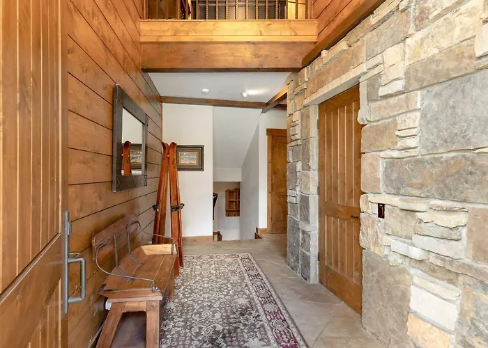Amazing Pet-friendly Executive Home, Ski-in Walk-out - Lr884 Holiday home *
